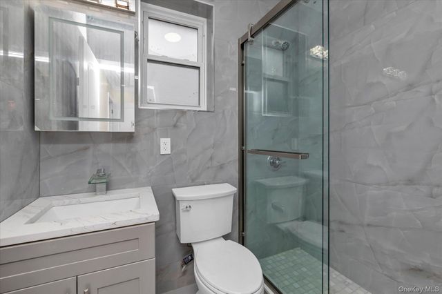 27-09 Utopia Parkway, Flushing, NY 11358