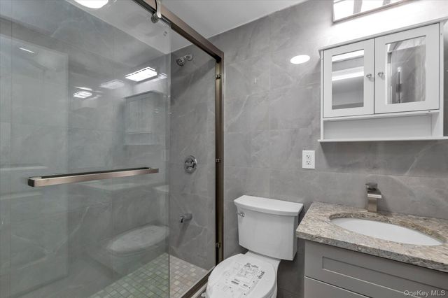 27-09 Utopia Parkway, Flushing, NY 11358