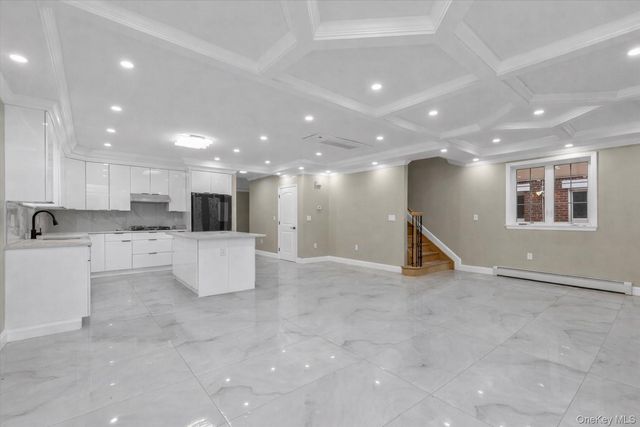 27-09 Utopia Parkway, Flushing, NY 11358