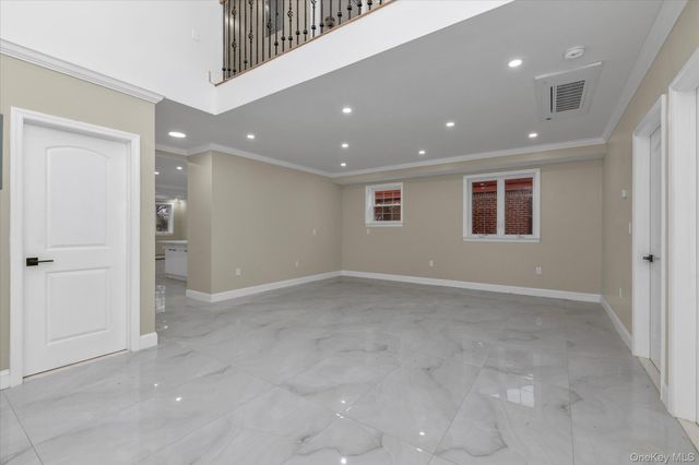 27-09 Utopia Parkway, Flushing, NY 11358