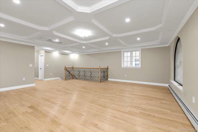 27-09 Utopia Parkway, Flushing, NY 11358