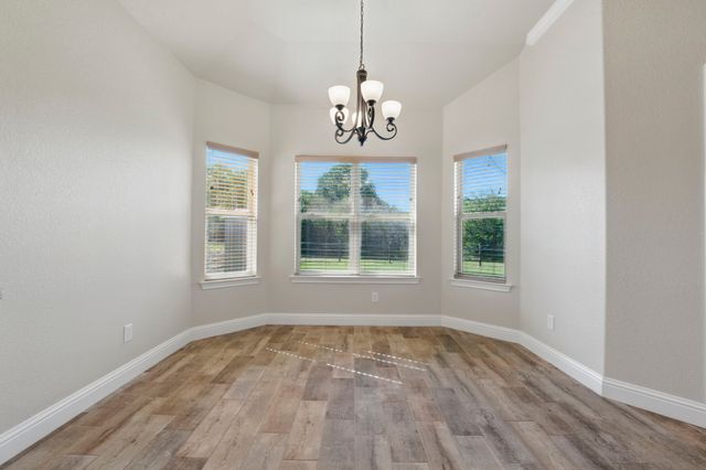 2304 Forest Hill Lane, Granbury, TX 76048