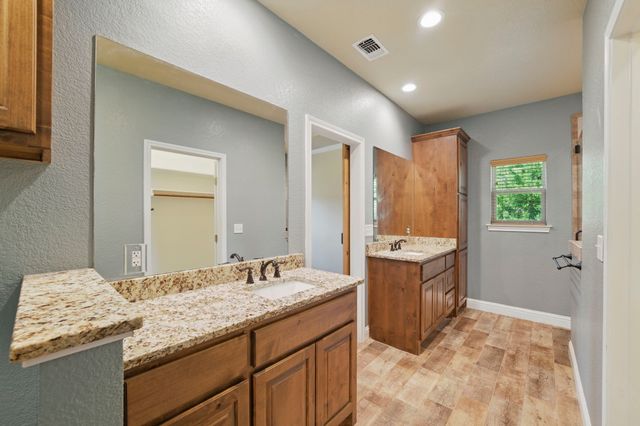 2304 Forest Hill Lane, Granbury, TX 76048