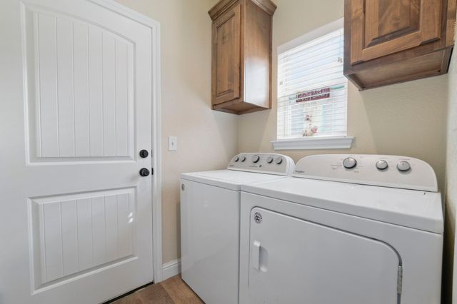 2304 Forest Hill Lane, Granbury, TX 76048