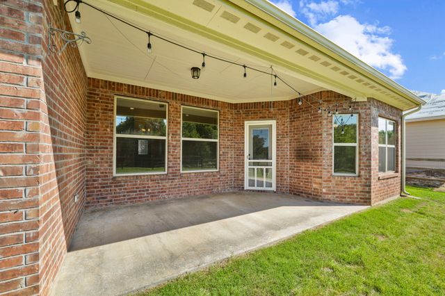 2304 Forest Hill Lane, Granbury, TX 76048