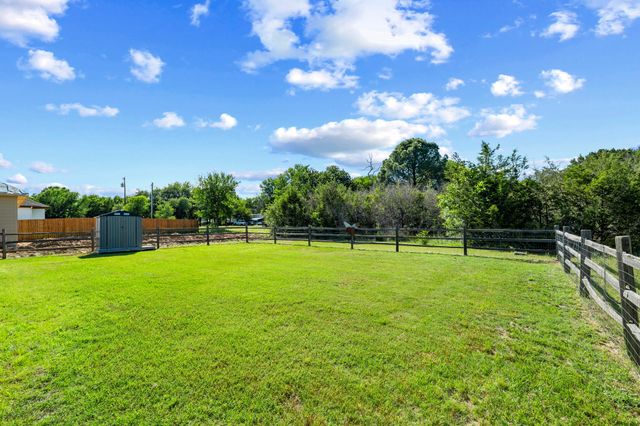 2304 Forest Hill Lane, Granbury, TX 76048