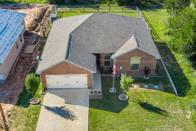 2304 Forest Hill Lane, Granbury, TX 76048