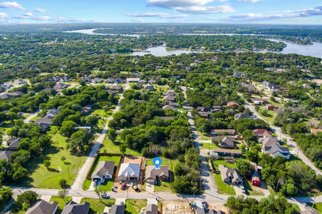 2304 Forest Hill Lane, Granbury, TX 76048