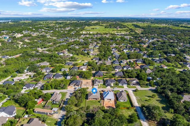 2304 Forest Hill Lane, Granbury, TX 76048