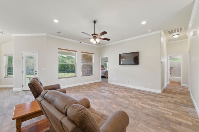 2304 Forest Hill Lane, Granbury, TX 76048
