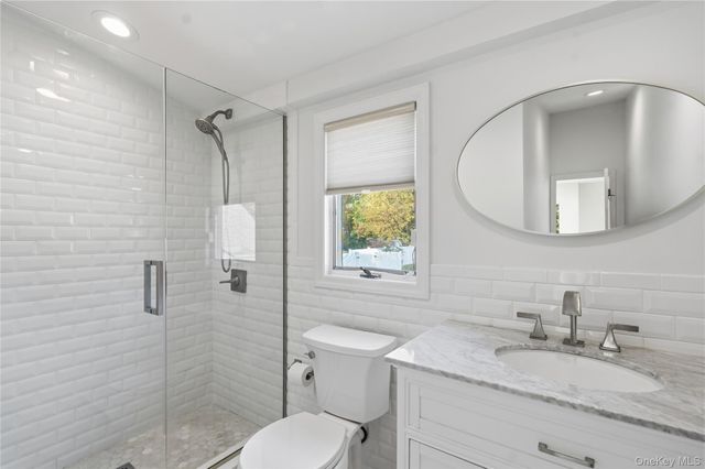 23 Wildwood Lane, Greenvale, NY 11548