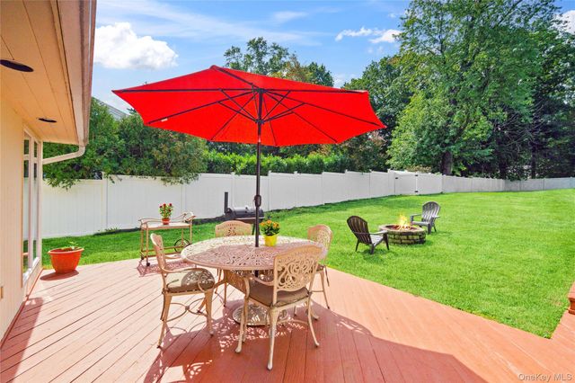 23 Wildwood Lane, Greenvale, NY 11548