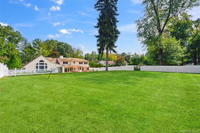 23 Wildwood Lane, Greenvale, NY 11548