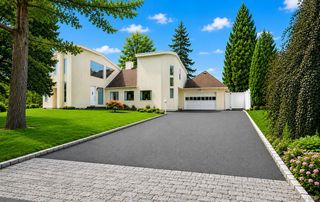 23 Wildwood Lane, Greenvale, NY 11548