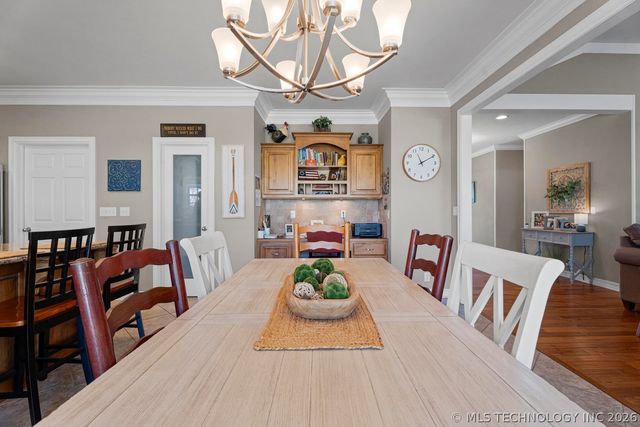903 E 10th Street, Grove, OK 74344