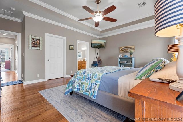 903 E 10th Street, Grove, OK 74344