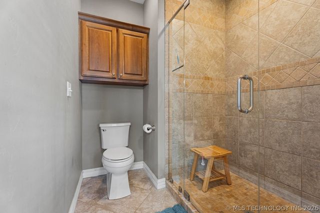 903 E 10th Street, Grove, OK 74344
