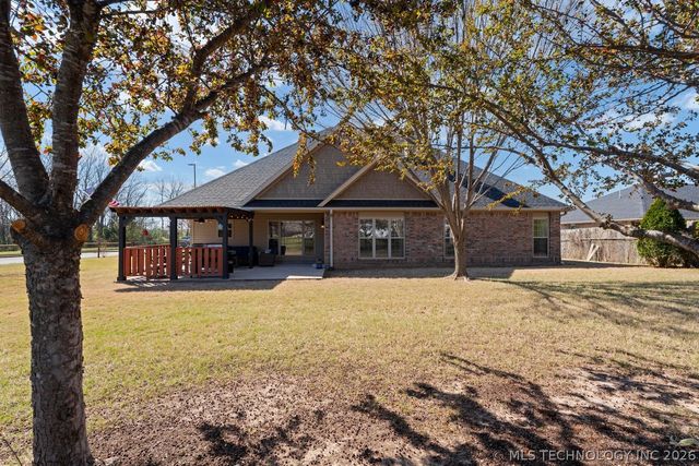 903 E 10th Street, Grove, OK 74344
