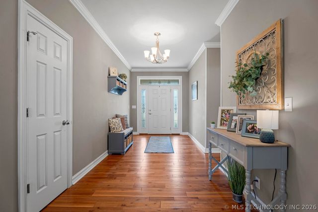 903 E 10th Street, Grove, OK 74344