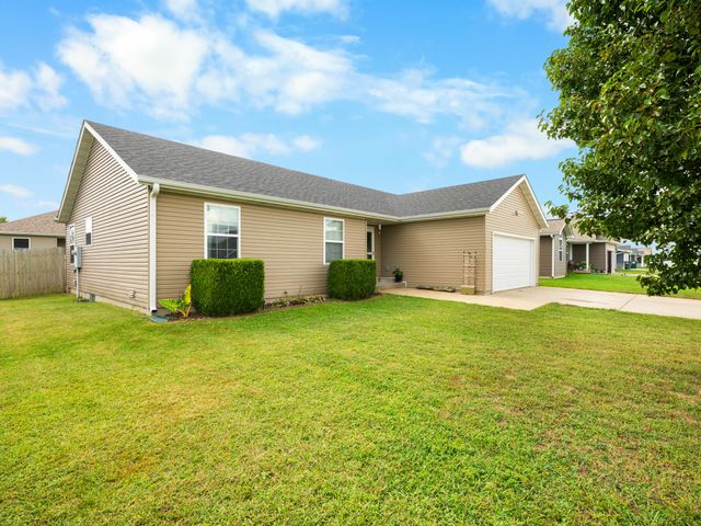 780 W Stewart Street, Bolivar, MO 65613
