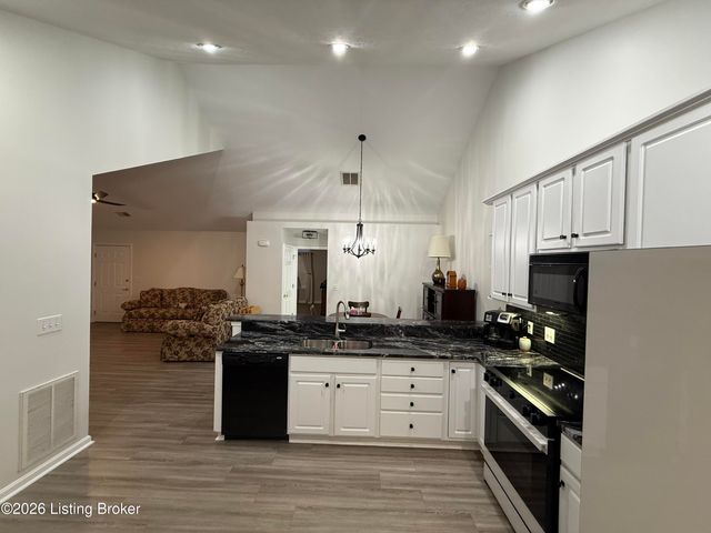 12005 Doe Ridge Pl, Jeffersontown, KY 40299