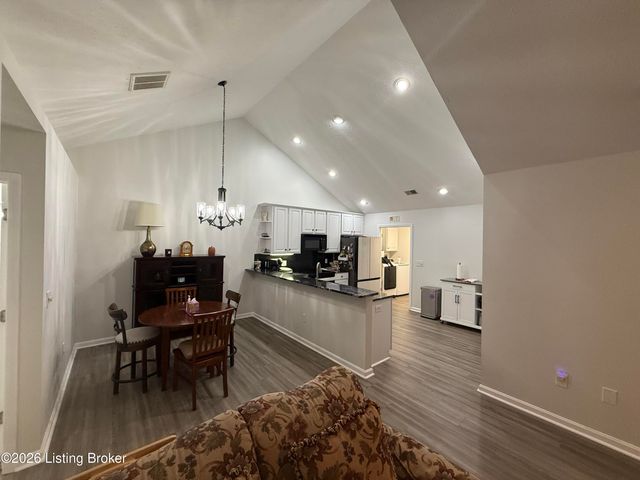 12005 Doe Ridge Pl, Jeffersontown, KY 40299