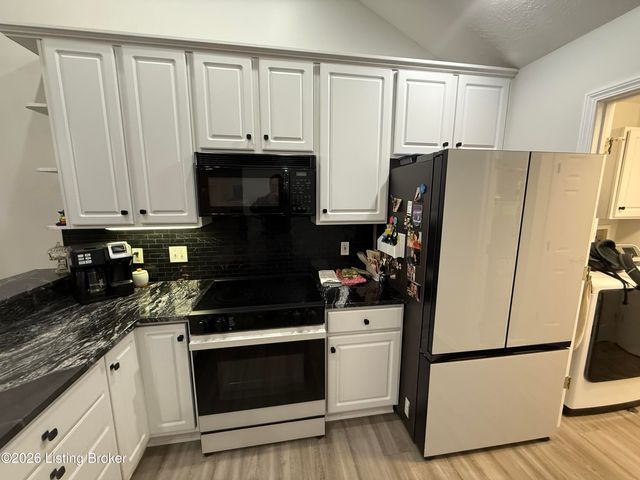 12005 Doe Ridge Pl, Jeffersontown, KY 40299