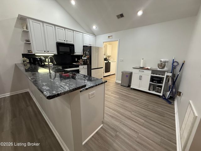 12005 Doe Ridge Pl, Jeffersontown, KY 40299