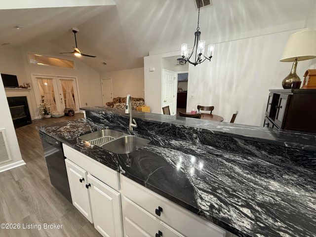 12005 Doe Ridge Pl, Jeffersontown, KY 40299