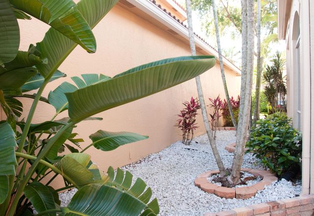 7684 Hummingbird Court, West Palm Beach, FL 33412