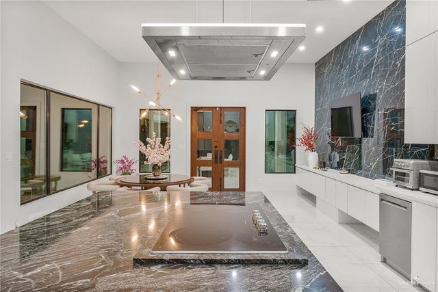 2805 Country Club Drive, Mission, TX 78572