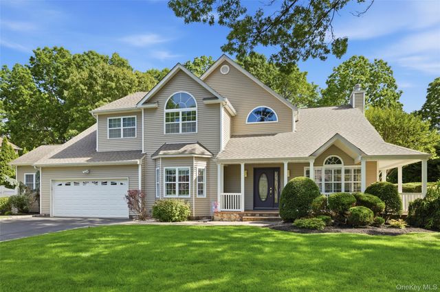 10 Cayla Lane, Port Jefferson, NY 11776
