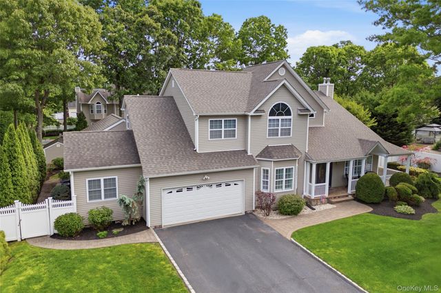 10 Cayla Lane, Port Jefferson, NY 11776
