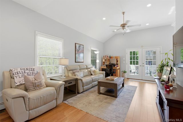 10 Cayla Lane, Port Jefferson, NY 11776