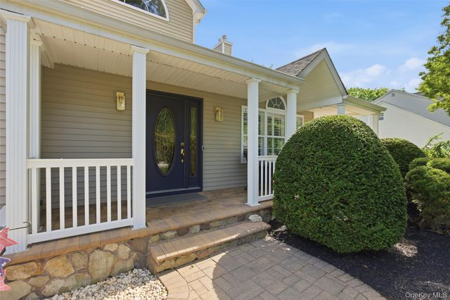 10 Cayla Lane, Port Jefferson, NY 11776