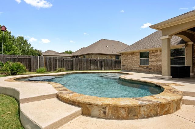 136 Firefall LN, Austin, TX 78737