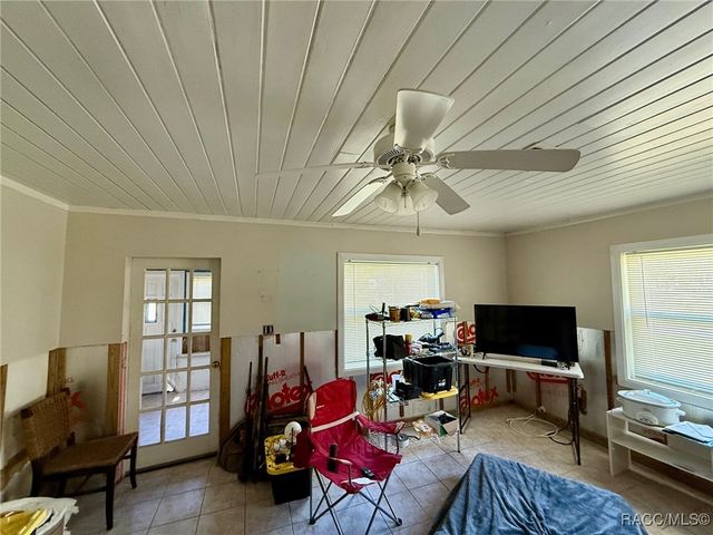 939 NE 4th Avenue, Crystal River, FL 34428