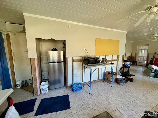 939 NE 4th Avenue, Crystal River, FL 34428