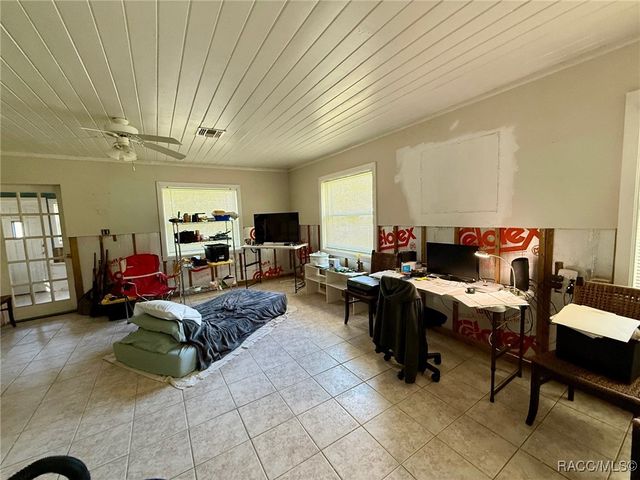 939 NE 4th Avenue, Crystal River, FL 34428