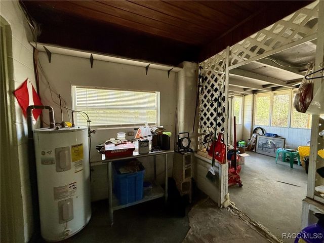 939 NE 4th Avenue, Crystal River, FL 34428