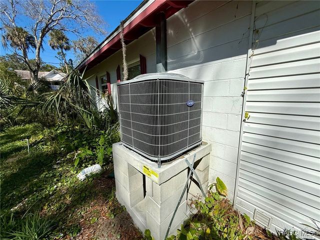 939 NE 4th Avenue, Crystal River, FL 34428