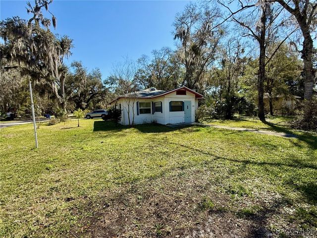 939 NE 4th Avenue, Crystal River, FL 34428