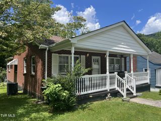 741 East Wood Avenue, Big Stone Gap, VA 24219