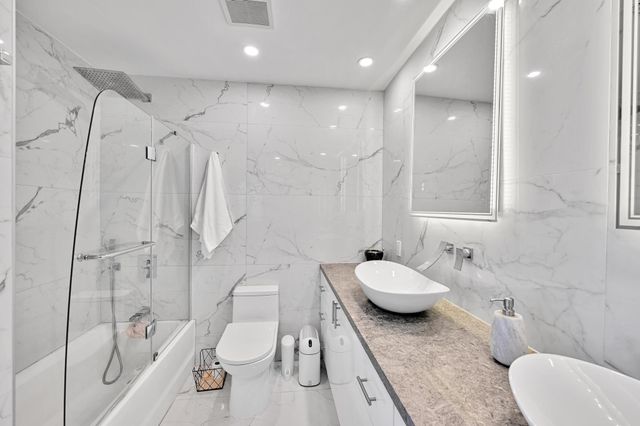 60 SW 13th Street 4013, Miami, FL 33130