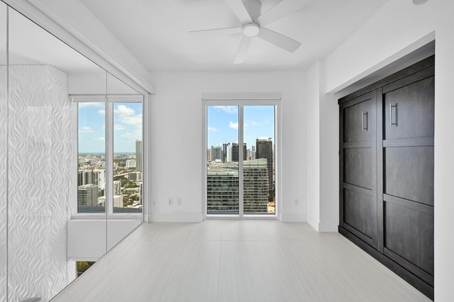 60 SW 13th Street 4013, Miami, FL 33130