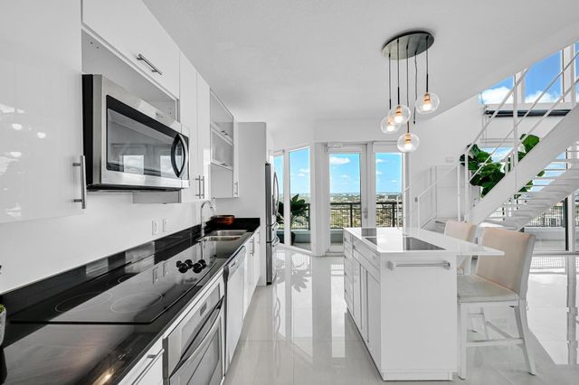 60 SW 13th Street 4013, Miami, FL 33130