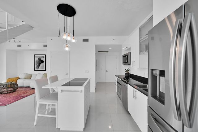 60 SW 13th Street 4013, Miami, FL 33130