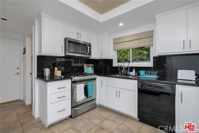 6318 Chimineas Avenue, Tarzana (los Angeles), CA 91335