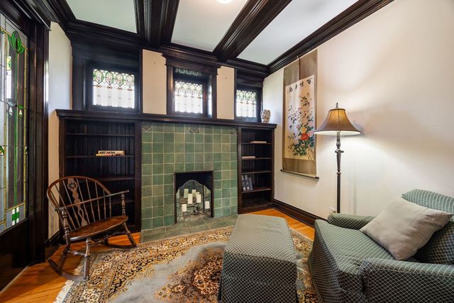 711 Washington Boulevard 2E, Oak Park, IL 60302