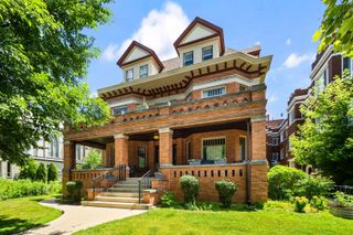 711 Washington Boulevard 2E, Oak Park, IL 60302